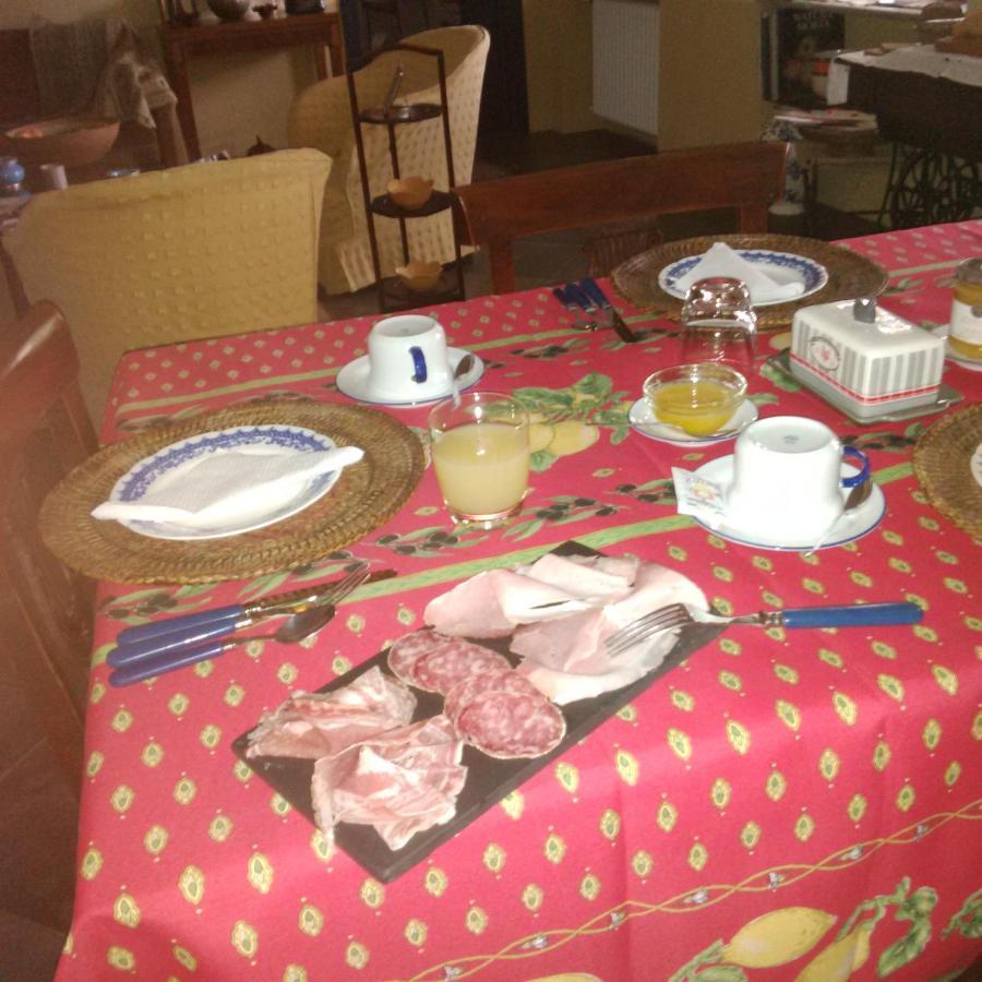 Cocconato Sotto La Luna Bruna B&B מראה חיצוני תמונה
