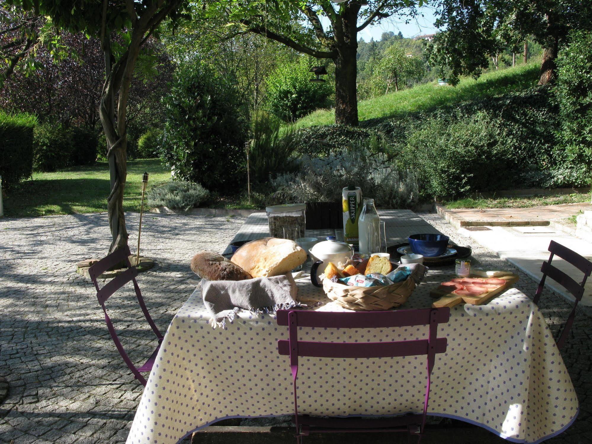 Cocconato Sotto La Luna Bruna B&B מראה חיצוני תמונה